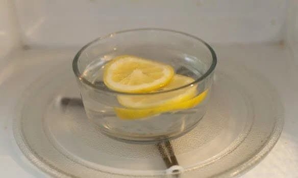 أسرع طريقة تنظيف الميكروويف