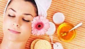 كيف تصنعي ماسك العسل في المنزل بسهولة