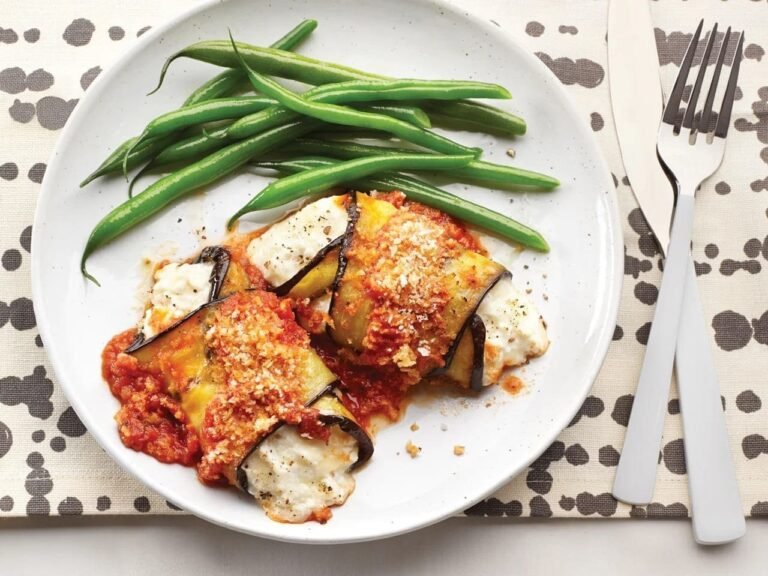 طريقة عمل لفائف الباذنجان والبارميزان